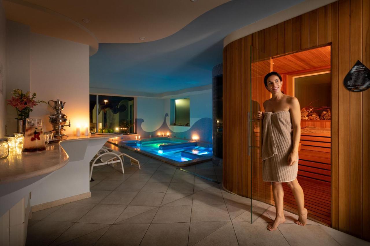 Nero D'Avorio Apartments Rimini Ngoại thất bức ảnh