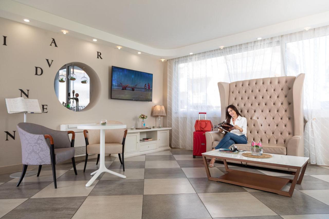 Nero D'Avorio Apartments Rimini Ngoại thất bức ảnh